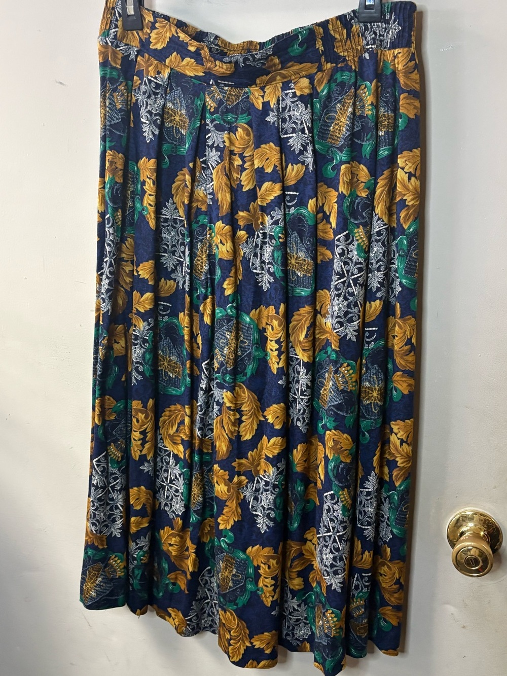 Vintage Women’s size 14 Navy Floral Pleated Maxi Skirt - gold, navy & Green